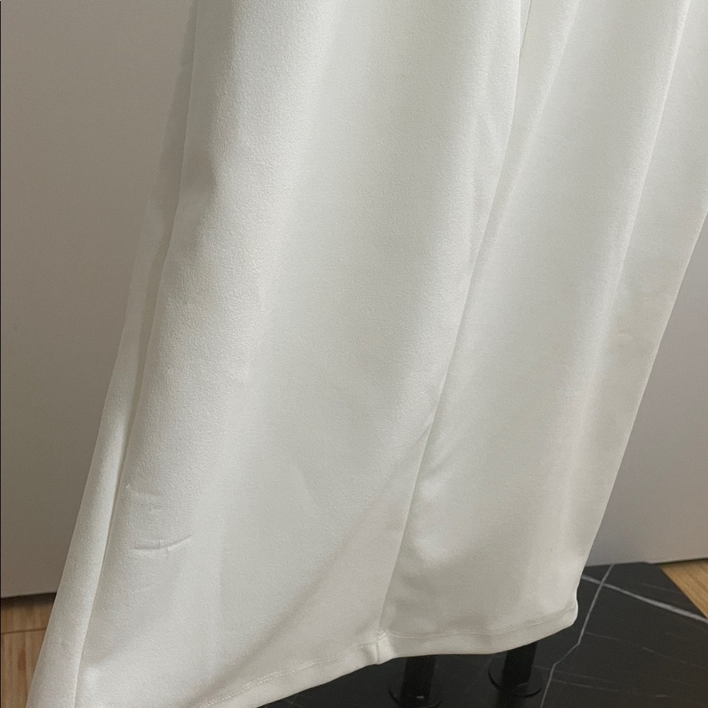 Chic Off Shoulder White Dress Cocktail Wedding Formal size 8 - Picture 5 of 6